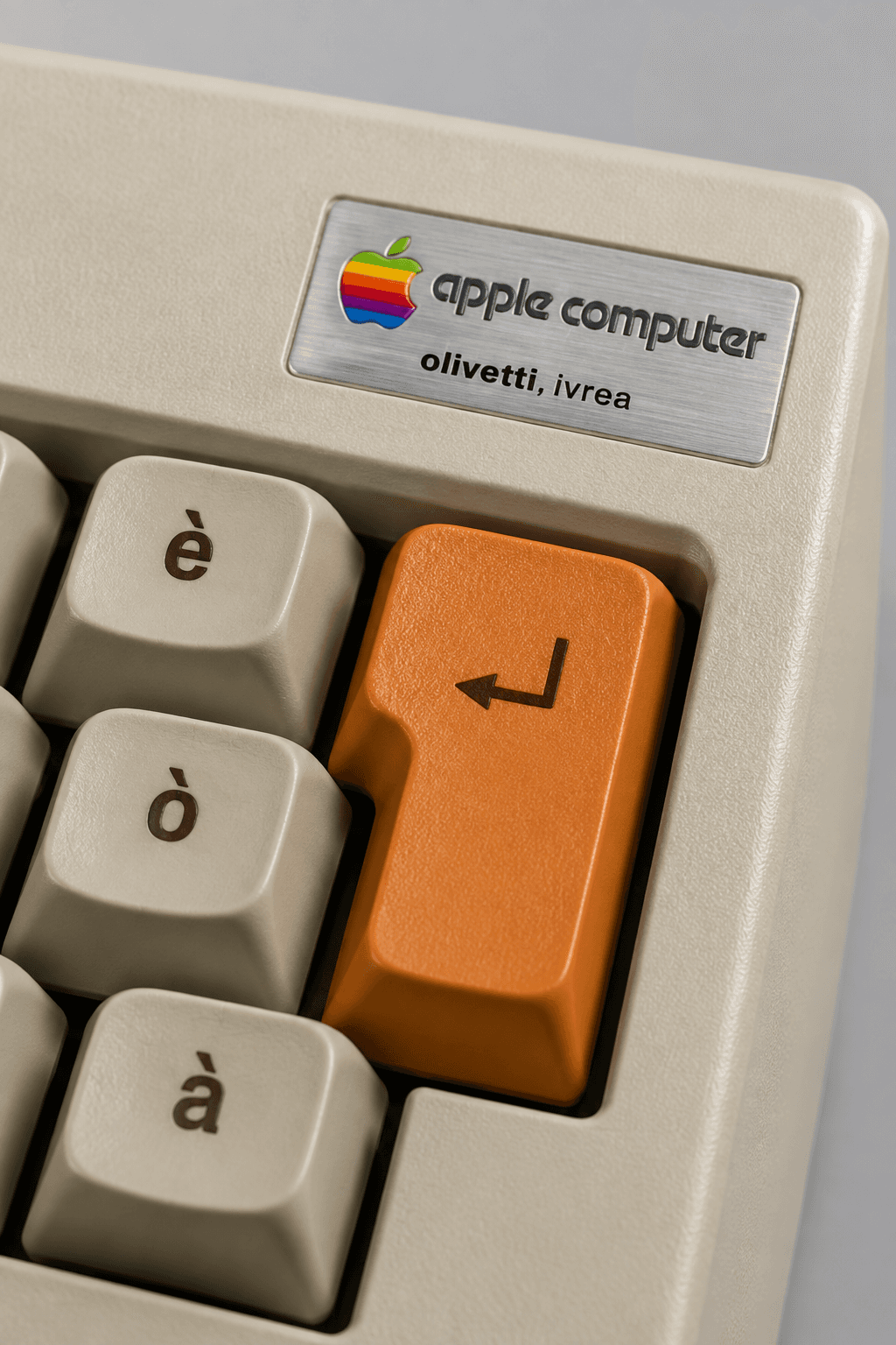 Apple × Olivetti Lettera II, detail