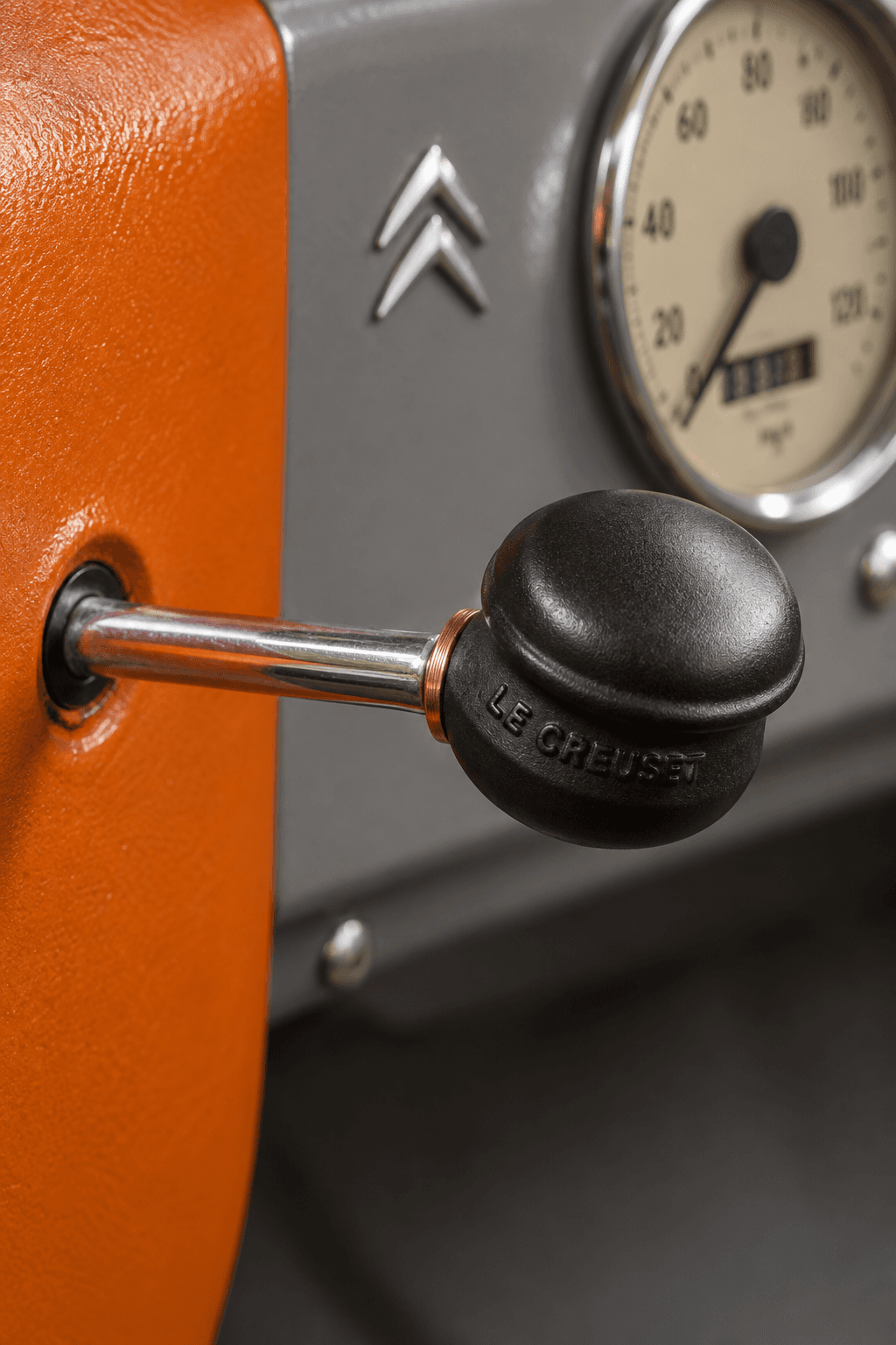 Citroën × Le Creuset 2CV Fourgonnette Volcanique, detail