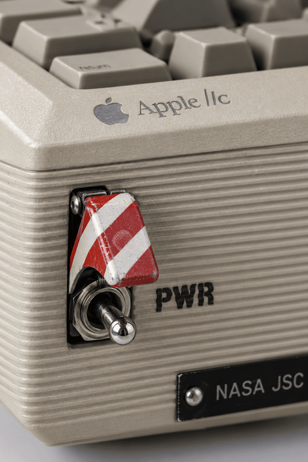 Apple × NASA Apple //c Orbiter, detail