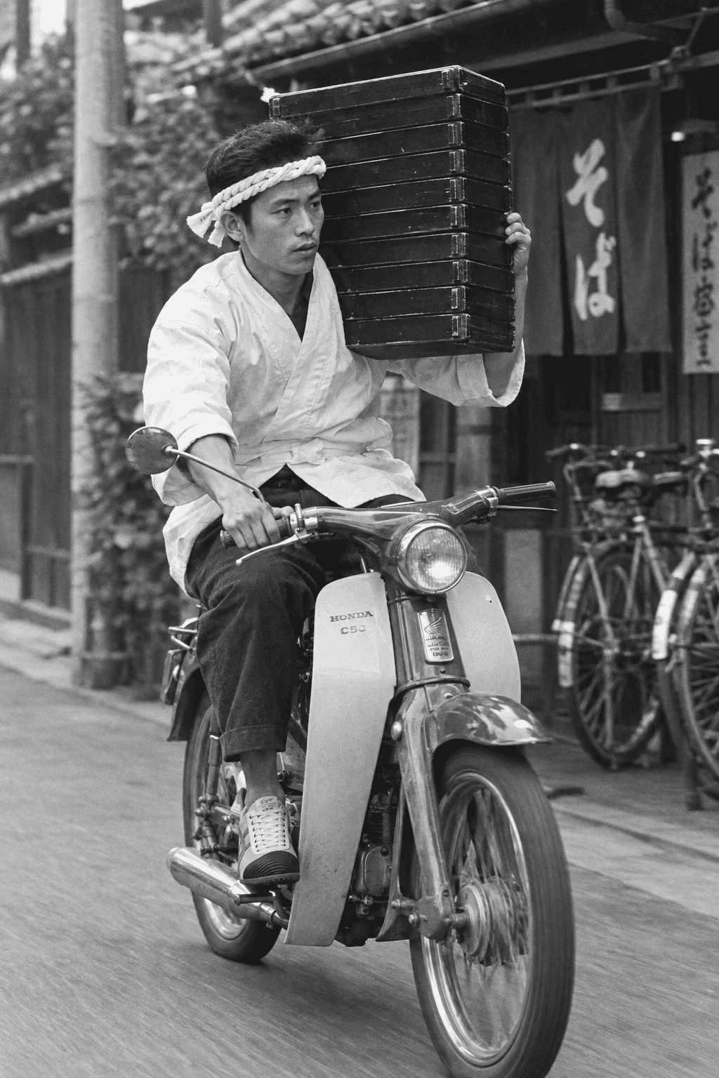 Onitsuka Tiger × Honda Tiger CUB 66, in use