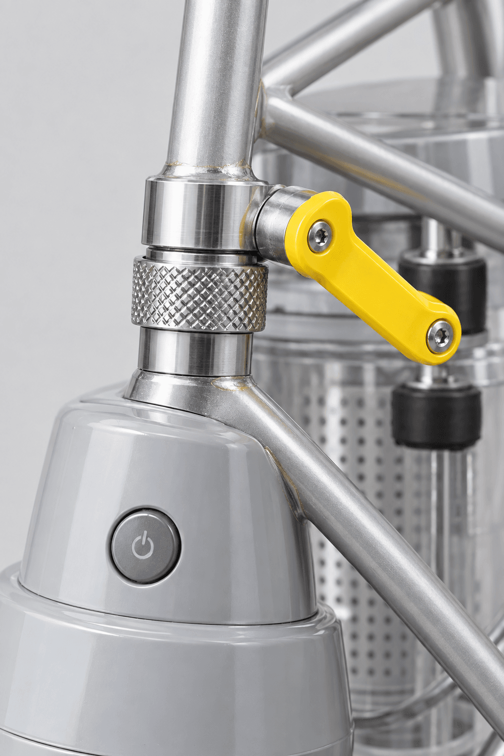 Dyson × Moulton DC01 AM, detail