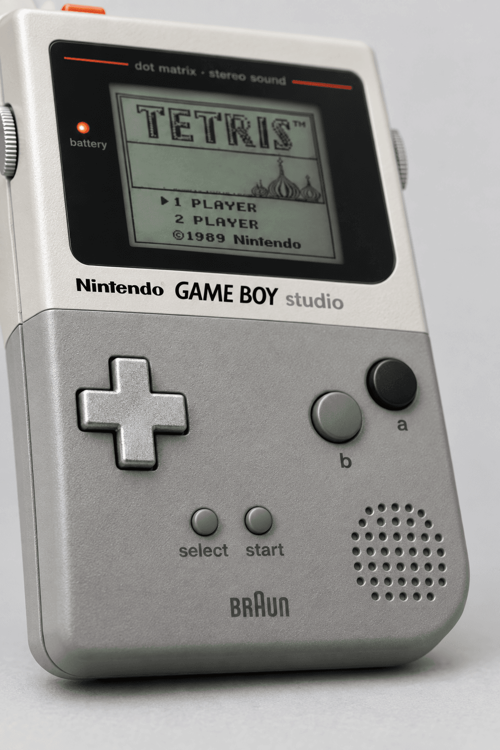 Nintendo × Braun Game Boy studio DMG-S01, detail