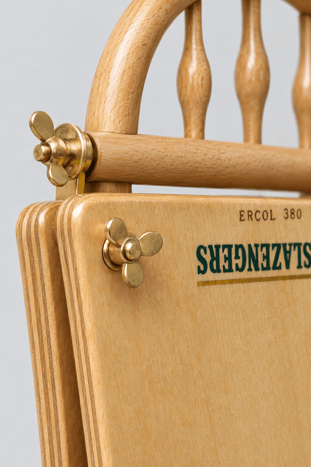 Ercol × Slazengers Ercol 380, detail